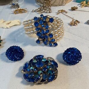 Vintage Blue brooch, Blue Pearl Bracelet & earrings Jewelry Set Can separate Guc
